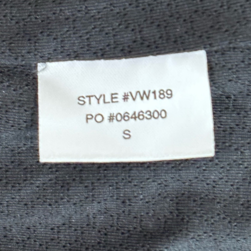 Vuori Ribbed Strappy Tank Navy Sculpted Athleisure Crop Top Luxe - Picture 4 of 4